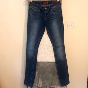 Lucky Brand - Leyla Skinny. Light-Medium Wash